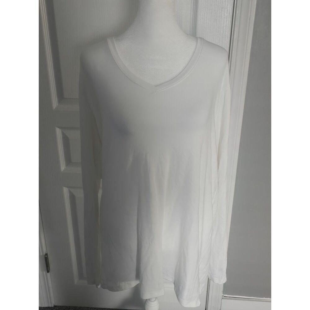 Eddie Bauer white lightweight long sleeve V neck top XXL